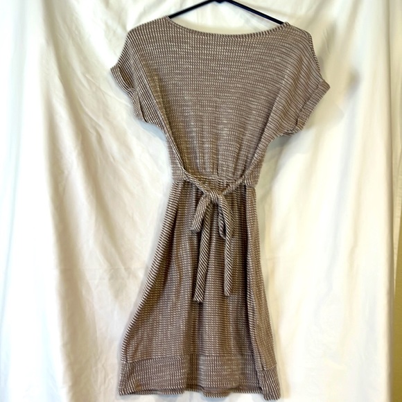 Dress - Picture 5 of 5